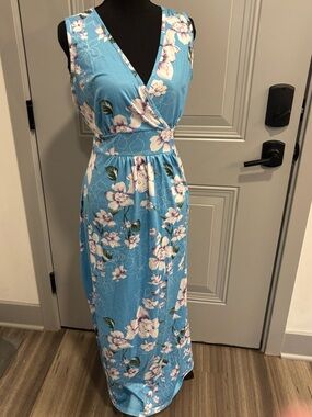 Sleeveless Blue Floral Maxi Dress